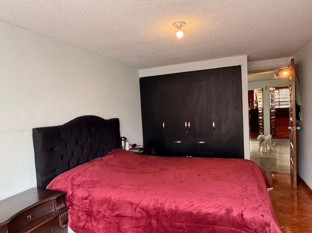 Casa de 8 alcobas en venta en La Almería, Bogotá, 268 m² · foto 20 de 20