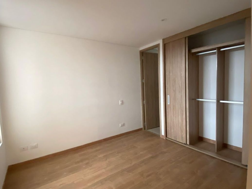 Apartamento de 3 alcobas en venta en Prado Veraniego Norte, Bogotá, 66 m² · foto 3 de 20