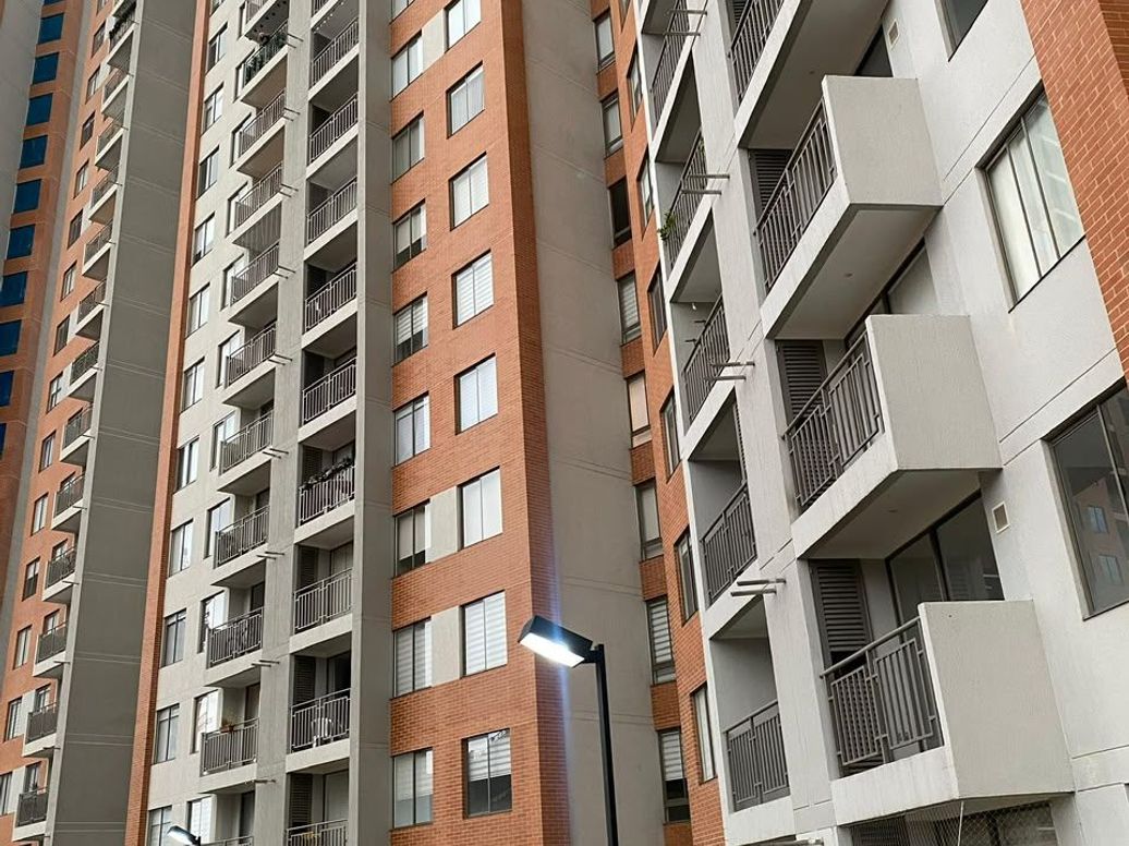 Apartamento de 3 alcobas en venta en Prado Veraniego Norte, Bogotá, 66 m² · foto 6 de 20