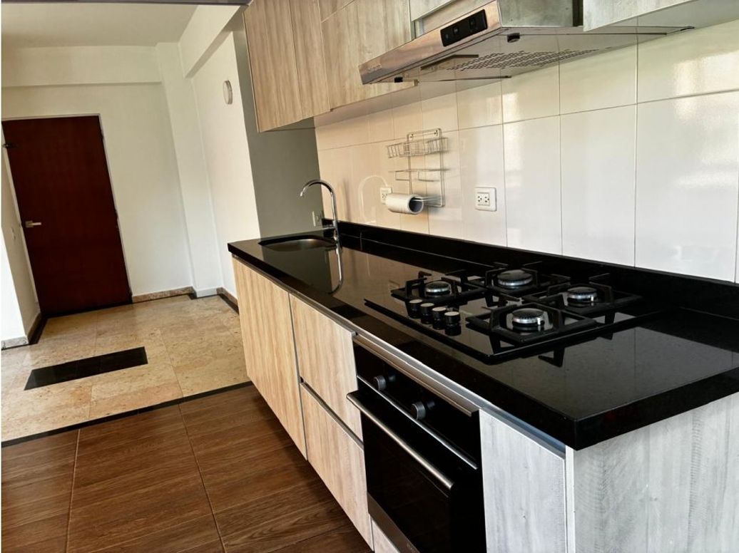 Apartamento de 3 alcobas en venta en Ciudad Salitre Occidental, Bogotá, 88 m² · foto 3 de 17