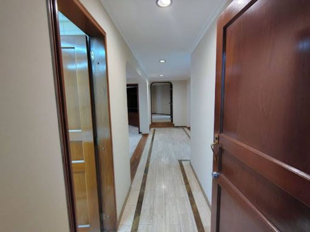Apartamento de 3 alcobas en arriendo en Santa Barbara Central, Bogotá, 159 m² · foto 2 de 20