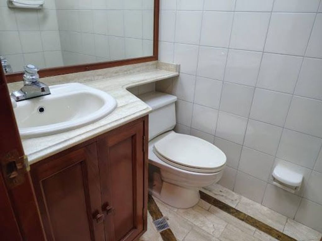Apartamento de 3 alcobas en arriendo en Santa Barbara Central, Bogotá, 159 m² · foto 3 de 20