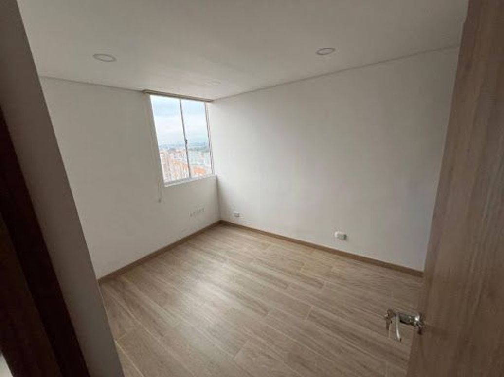 Apartaestudio en venta en La Felicidad, Bogotá, 32 m² · foto 7 de 19