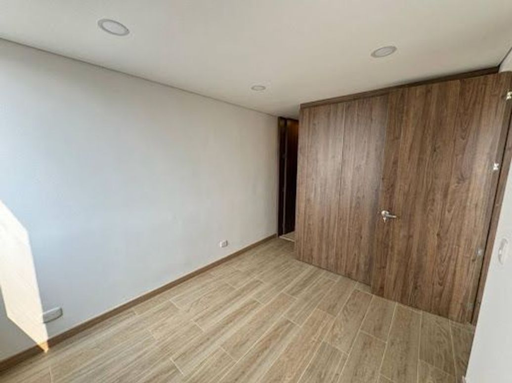 Apartaestudio en venta en La Felicidad, Bogotá, 32 m² · foto 8 de 19