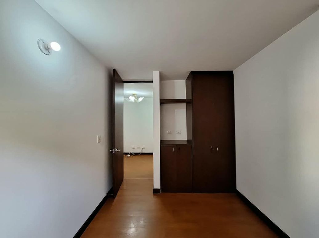Apartamento de 3 alcobas en venta en El Codito, Bogotá, 67 m² · foto 13 de 20