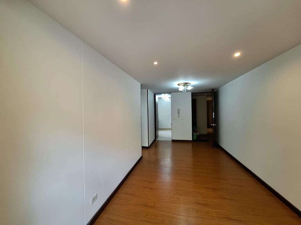 Apartamento de 3 alcobas en venta en El Codito, Bogotá, 67 m² · foto 3 de 20