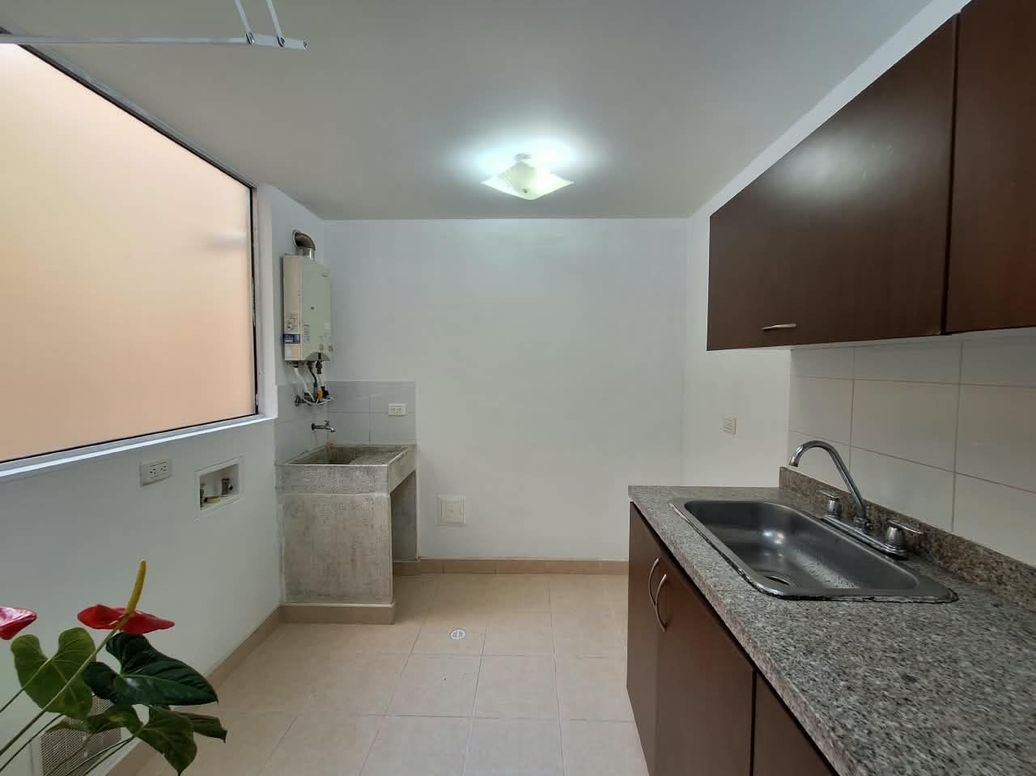 Apartamento de 3 alcobas en venta en El Codito, Bogotá, 67 m² · foto 4 de 20