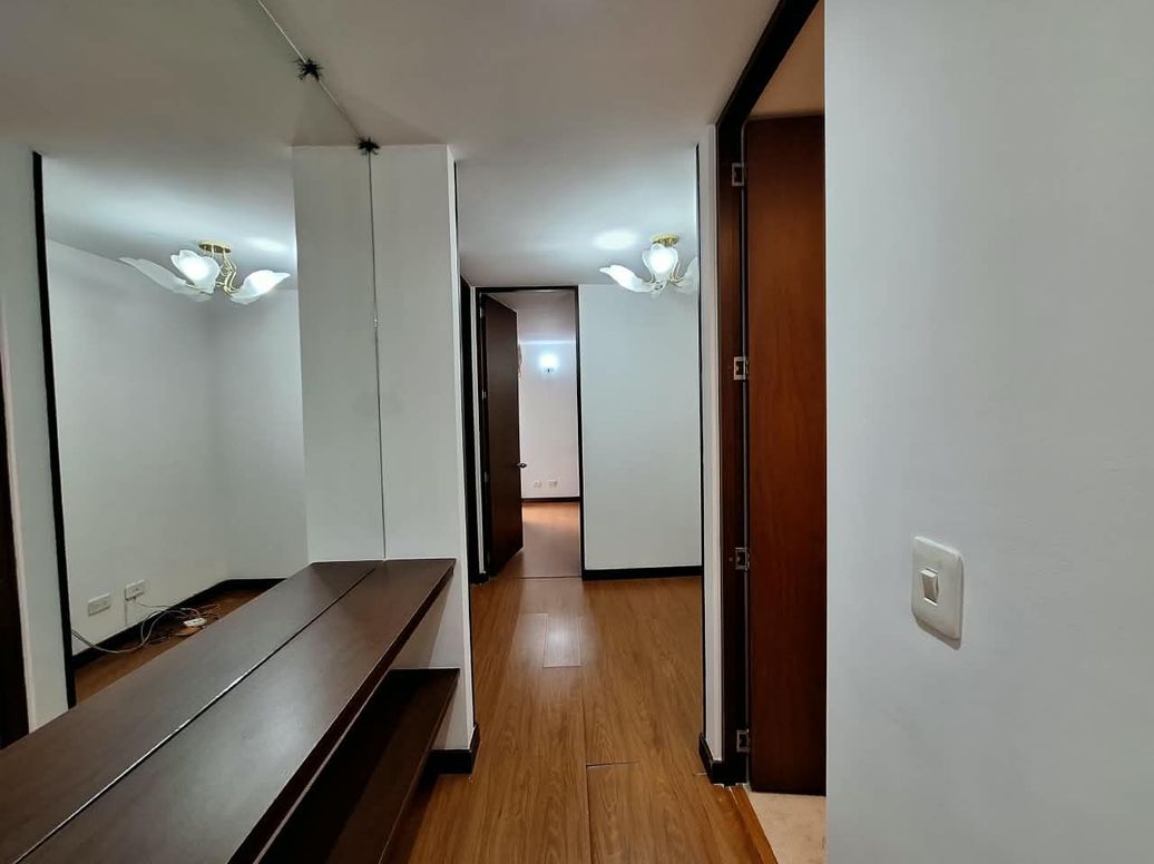 Apartamento de 3 alcobas en venta en El Codito, Bogotá, 67 m² · foto 8 de 20