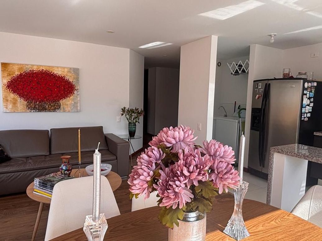 Apartamento de 2 alcobas en venta en Chicó Navarra, Bogotá, 80 m² · foto 3 de 16