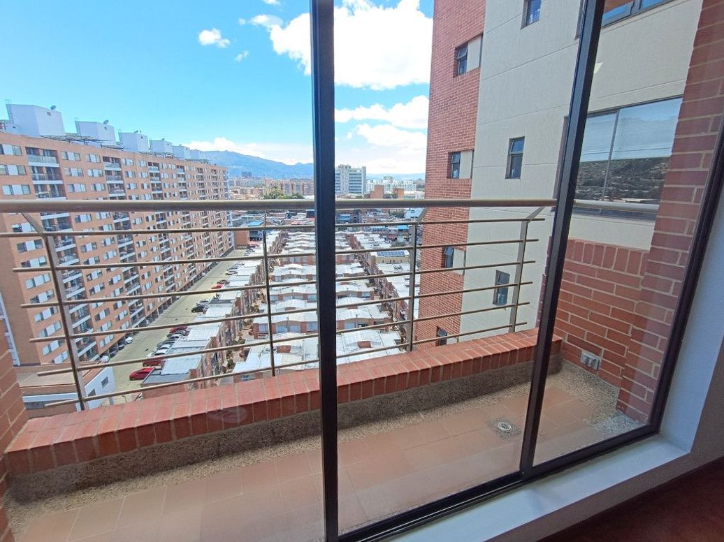 Apartamento de 2 alcobas en arriendo en Pradera Norte, Bogotá, 74 m² · foto 4 de 15