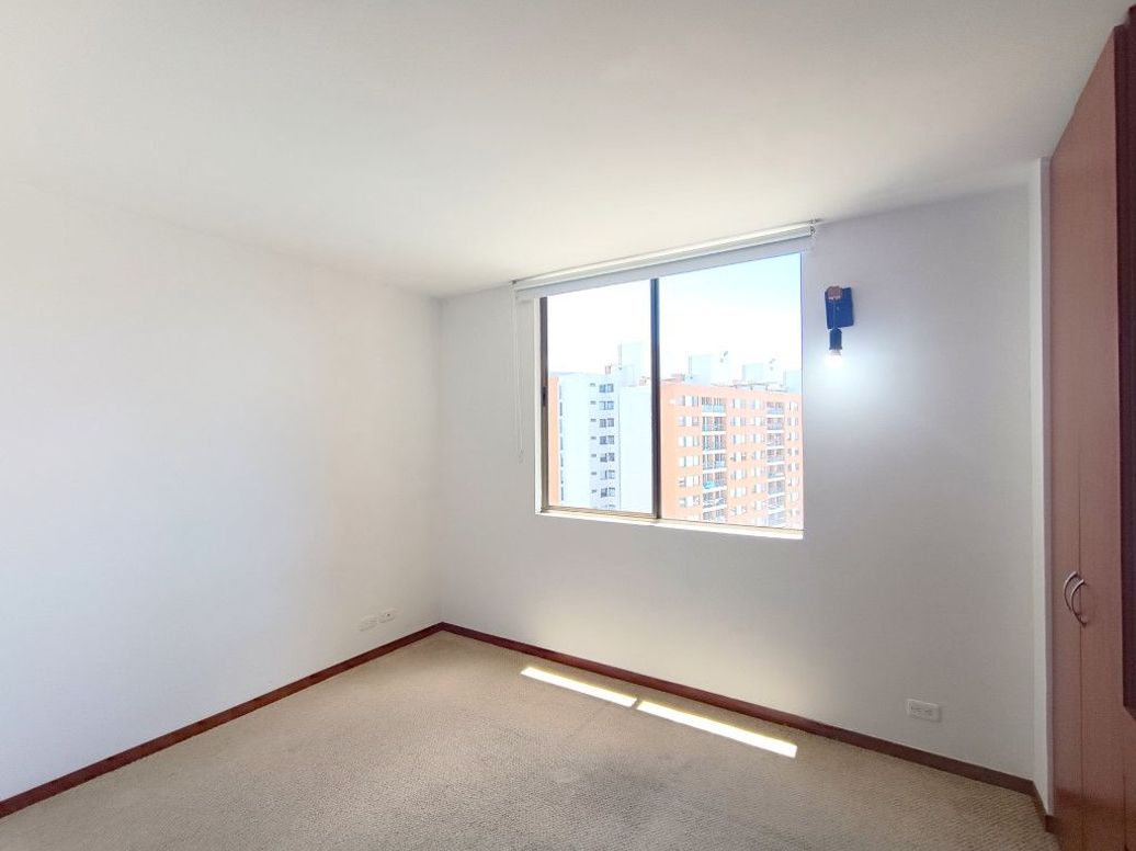 Apartamento de 2 alcobas en arriendo en Pradera Norte, Bogotá, 74 m² · foto 11 de 15