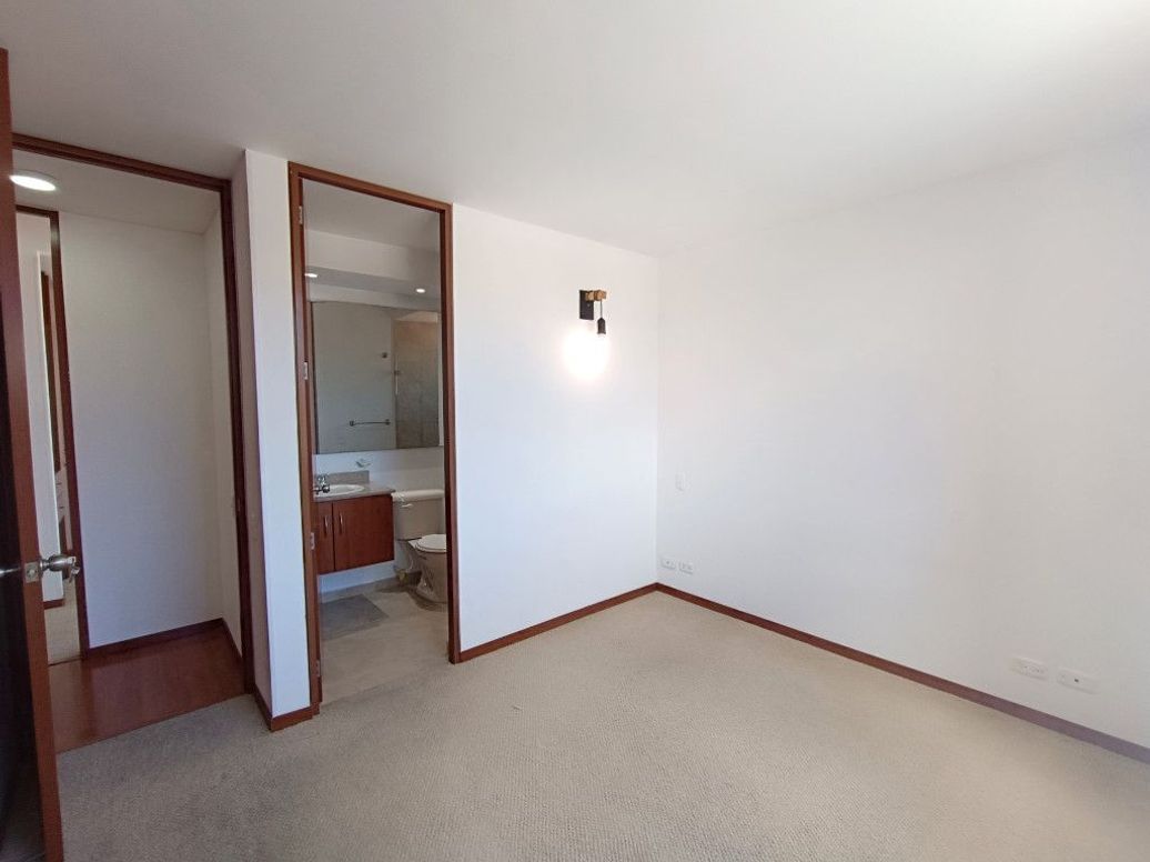 Apartamento de 2 alcobas en arriendo en Pradera Norte, Bogotá, 74 m² · foto 13 de 15