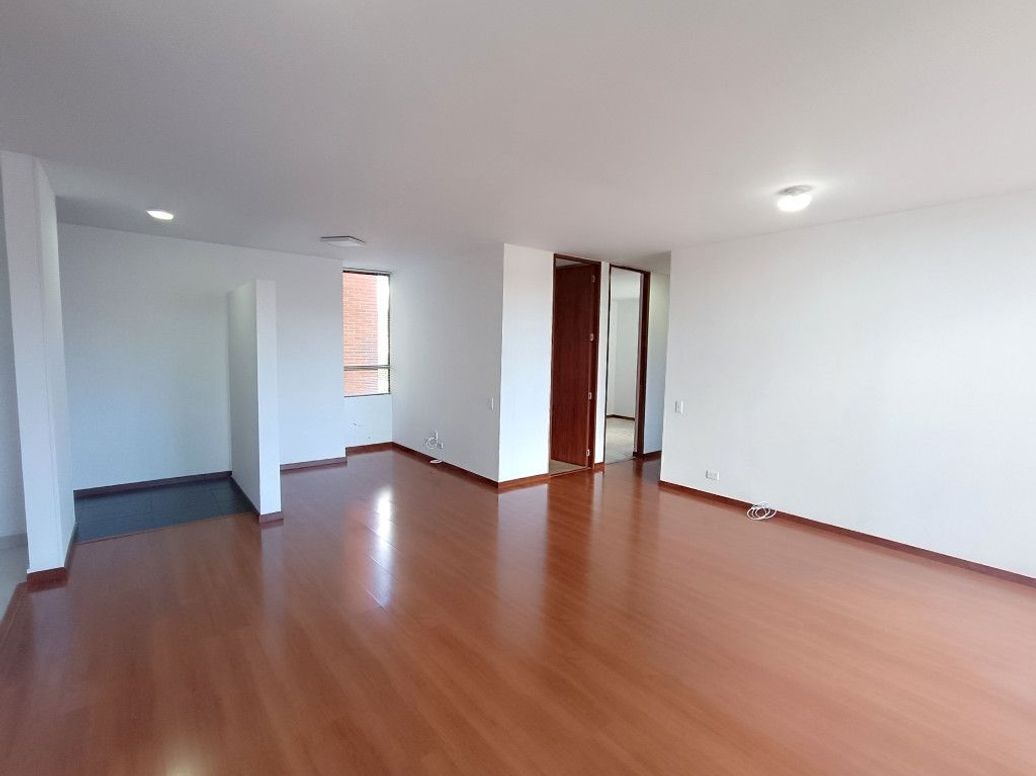 Apartamento de 2 alcobas en arriendo en Pradera Norte, Bogotá, 74 m² · foto 3 de 15