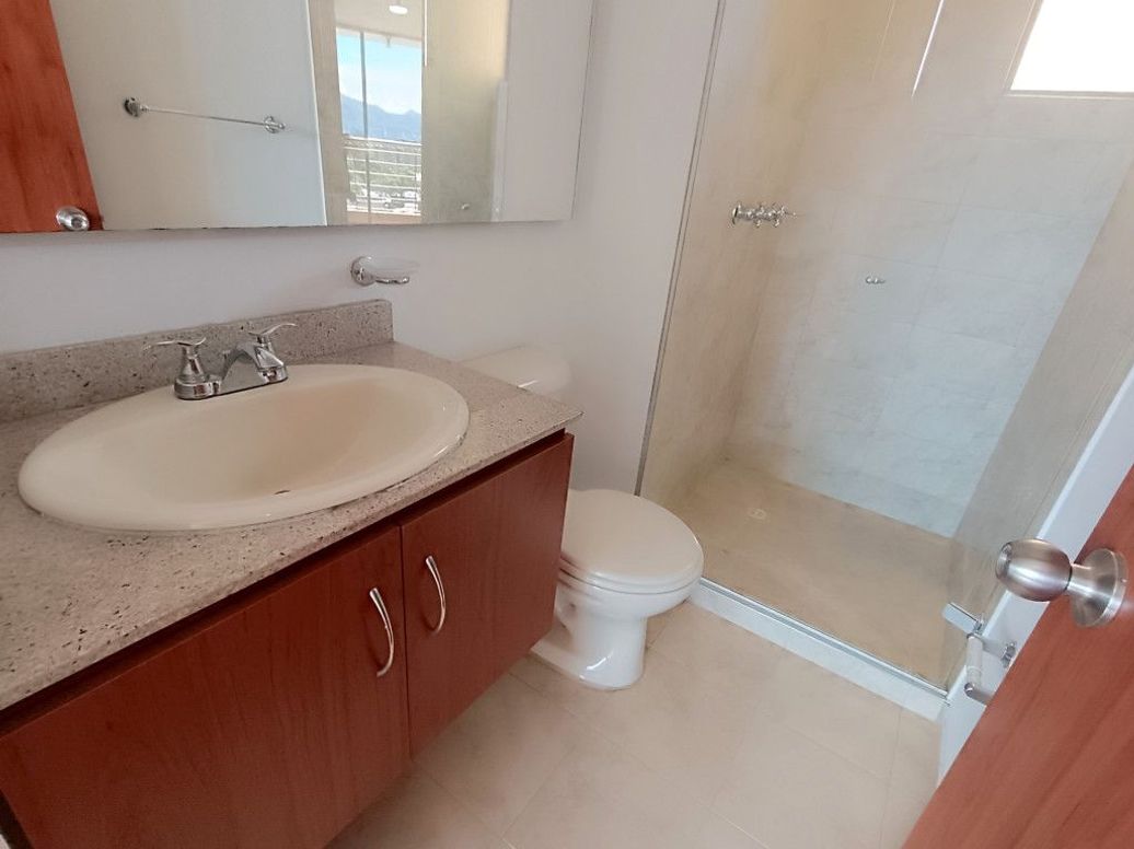 Apartamento de 2 alcobas en arriendo en Pradera Norte, Bogotá, 74 m² · foto 10 de 15