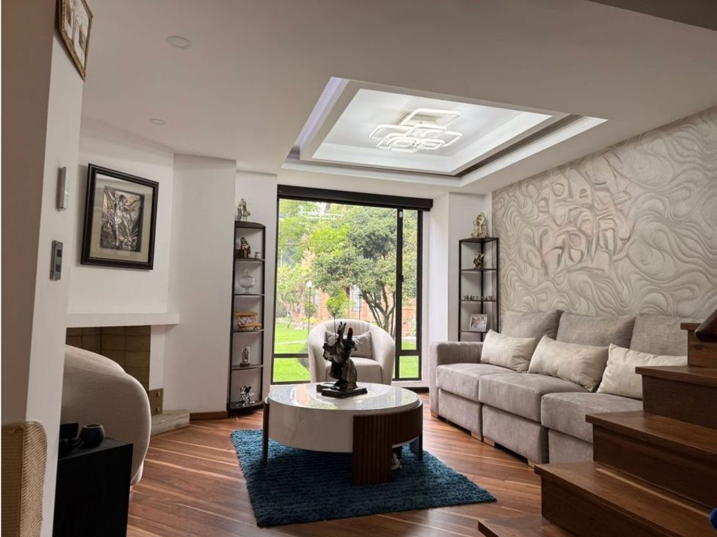 Casa de 3 alcobas en venta en Gratamira, Bogotá, 225 m² · foto 3 de 20