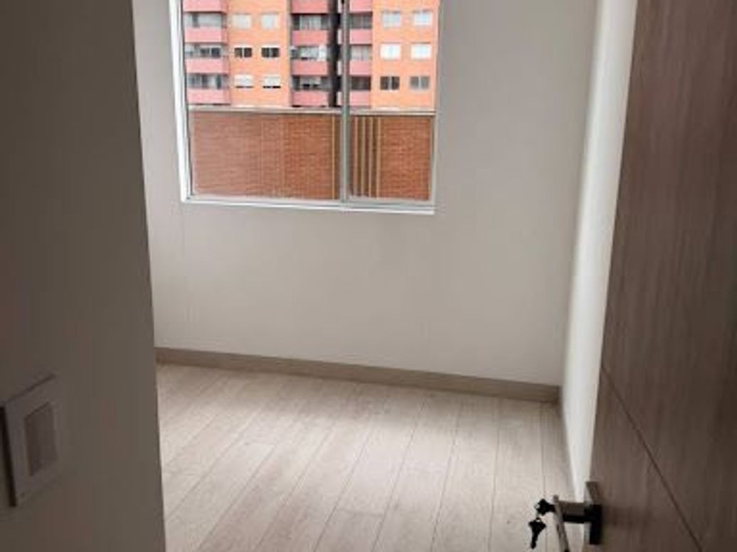 Apartamento de 3 alcobas en arriendo en Américas Central, Bogotá, 72 m² · foto 4 de 17