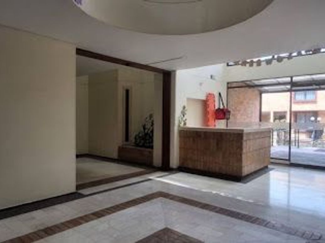 Apartamento de 3 alcobas en venta en Hayuelos, Bogotá, 88 m² · foto 2 de 20
