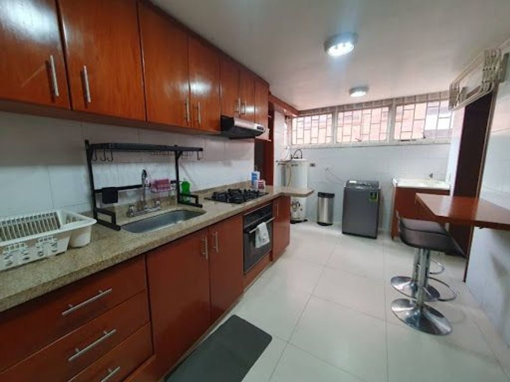 Apartamento de 3 alcobas en arriendo en Santa Bibiana, Bogotá, 131 m² · foto 2 de 20