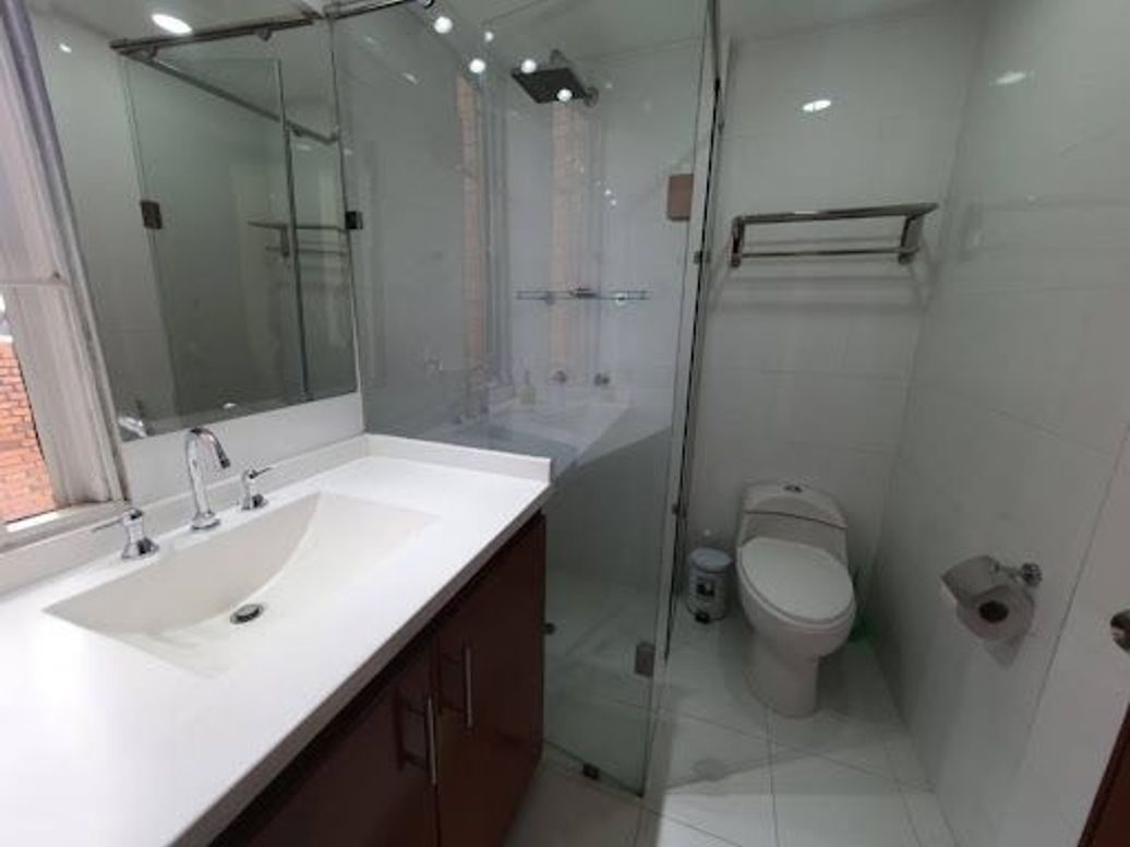 Apartamento de 3 alcobas en arriendo en Santa Bibiana, Bogotá, 131 m² · foto 15 de 20