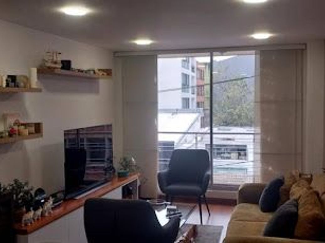 Apartamento de 2 alcobas en venta en Granada, Bogotá, 72 m² · foto 2 de 9