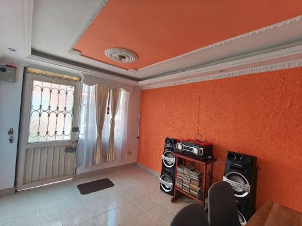 Casa de 3 alcobas en venta en Suba Centro, Bogotá, 84 m² · foto 3 de 20