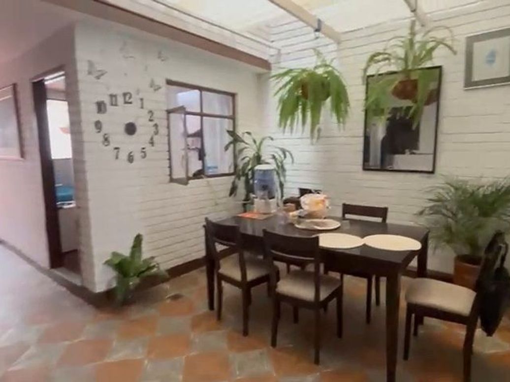 Casa de 5 alcobas en venta en Bellavista Occidental, Bogotá, 202 m² · foto 4 de 16