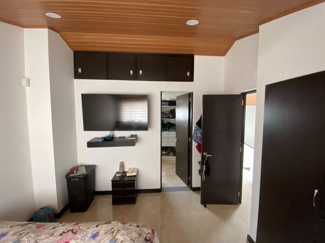 Casa de 5 alcobas en arriendo en Cedro Salazar, Bogotá, 151 m² · foto 12 de 20