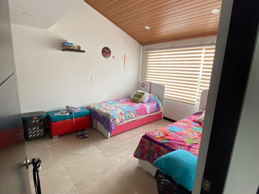 Casa de 5 alcobas en arriendo en Cedro Salazar, Bogotá, 151 m² · foto 13 de 20