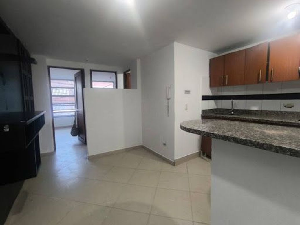 Apartamento de 2 alcobas en arriendo en Siete De Agosto, Bogotá, 45 m² · foto 3 de 10