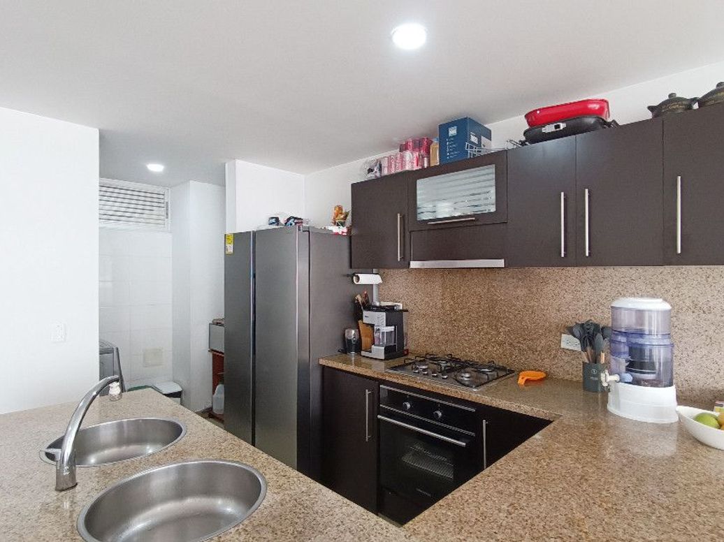 Apartamento de 3 alcobas en venta en Los Cedritos, Bogotá, 101 m² · foto 6 de 20