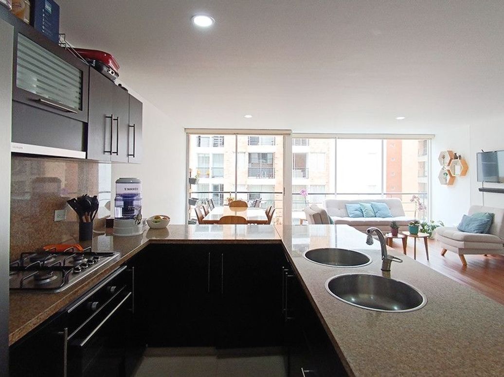 Apartamento de 3 alcobas en venta en Los Cedritos, Bogotá, 101 m² · foto 7 de 20