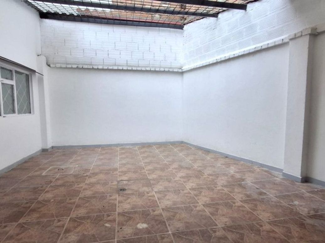 Apartamento de 3 alcobas en arriendo en Ub. Carvajal, Bogotá, 150 m² · foto 5 de 16
