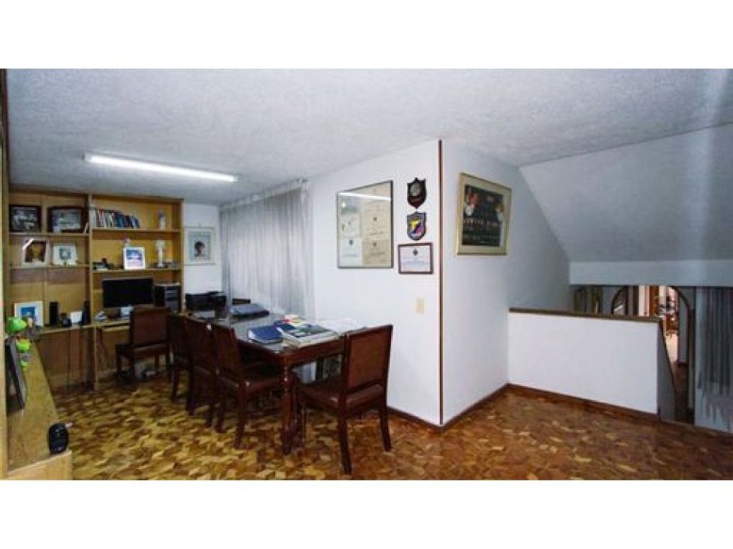 Apartamento de 5 alcobas en venta en San Patricio, Bogotá, 230 m² · foto 9 de 16