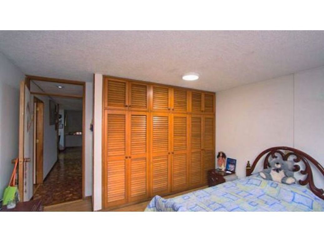Apartamento de 5 alcobas en venta en San Patricio, Bogotá, 230 m² · foto 12 de 16