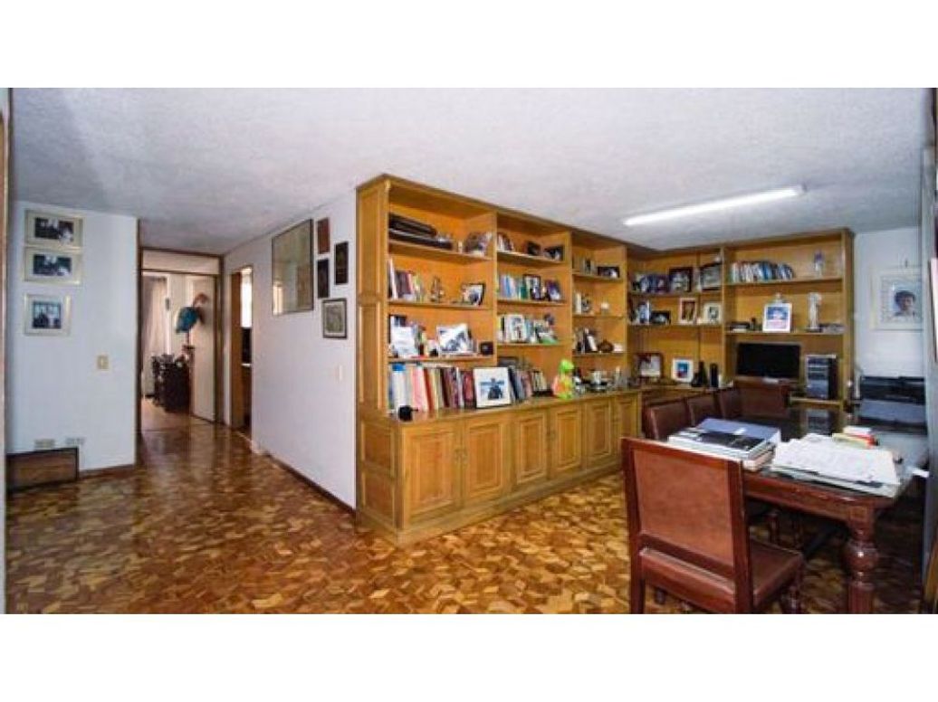 Apartamento de 5 alcobas en venta en San Patricio, Bogotá, 230 m² · foto 8 de 16
