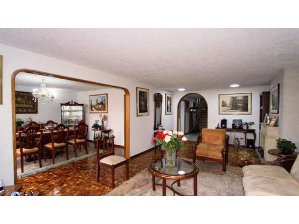 Apartamento de 5 alcobas en venta en San Patricio, Bogotá, 230 m² · foto 3 de 16