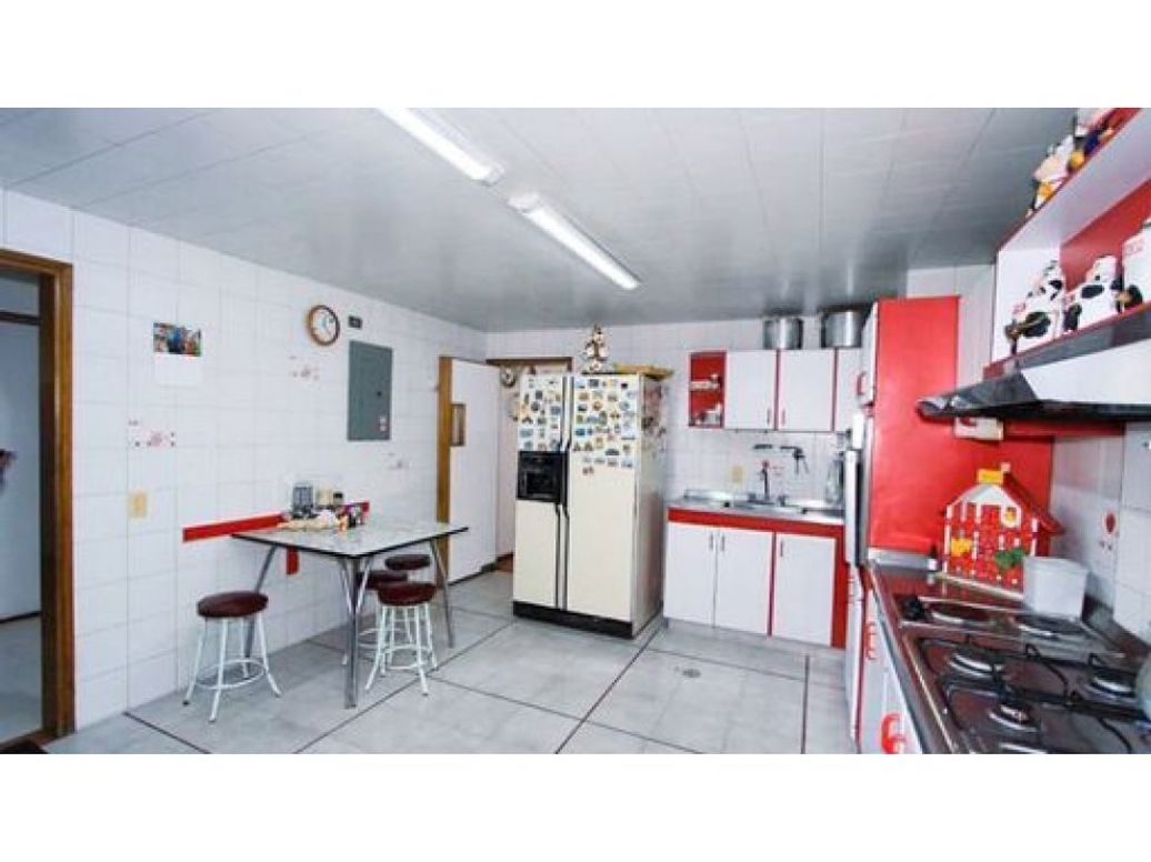 Apartamento de 5 alcobas en venta en San Patricio, Bogotá, 230 m² · foto 2 de 16