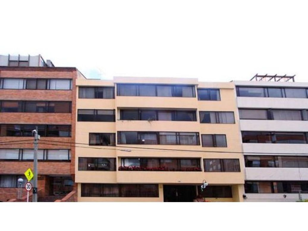 Apartamento de 5 alcobas en venta en San Patricio, Bogotá, 230 m² · foto 10 de 16