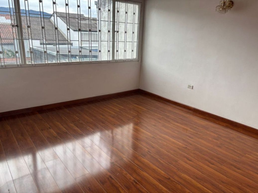 Casa de 4 alcobas en venta en Prado Veraniego Sur, Bogotá, 260 m² · foto 14 de 20
