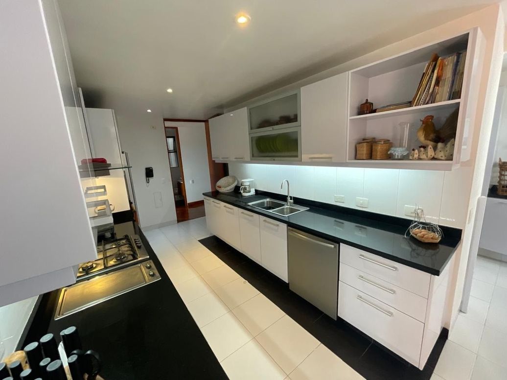 Apartamento de 3 alcobas en arriendo en El Plan, Bogotá, 205 m² · foto 14 de 20