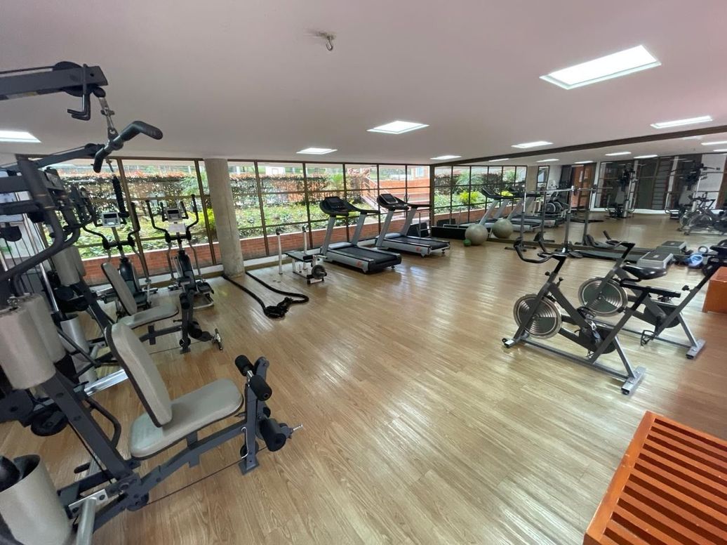 Apartamento de 3 alcobas en venta en El Plan, Bogotá, 205 m² · foto 17 de 20