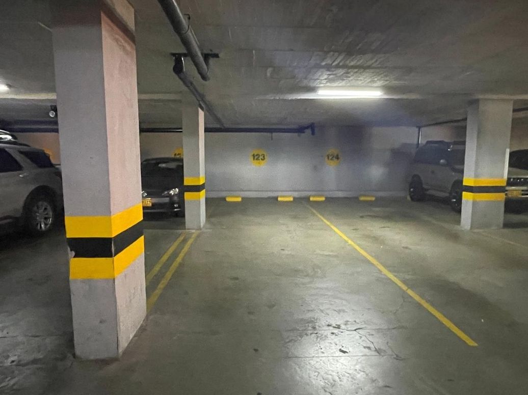 Apartamento de 3 alcobas en venta en El Plan, Bogotá, 205 m² · foto 20 de 20
