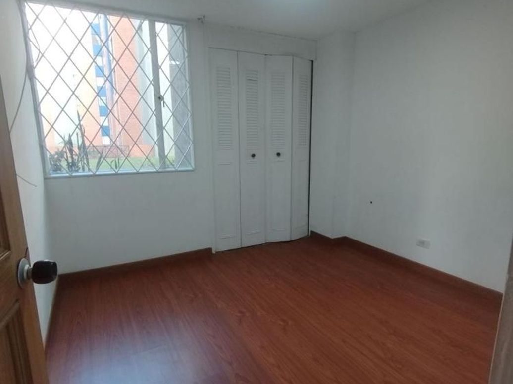 Apartamento de 3 alcobas en venta en Rafael Núñez, Bogotá, 75 m² · foto 7 de 19