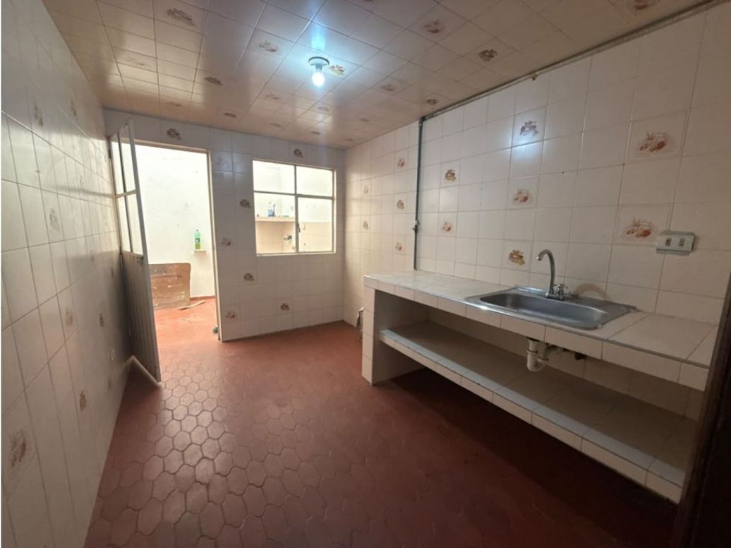 Casa de 5 alcobas en venta en El Carmen, Bogotá, 216 m² · foto 13 de 20
