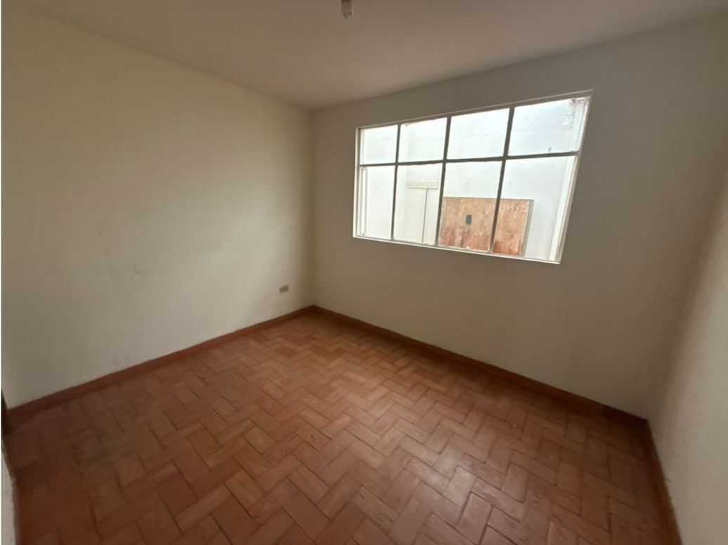 Casa de 5 alcobas en venta en El Carmen, Bogotá, 216 m² · foto 16 de 20