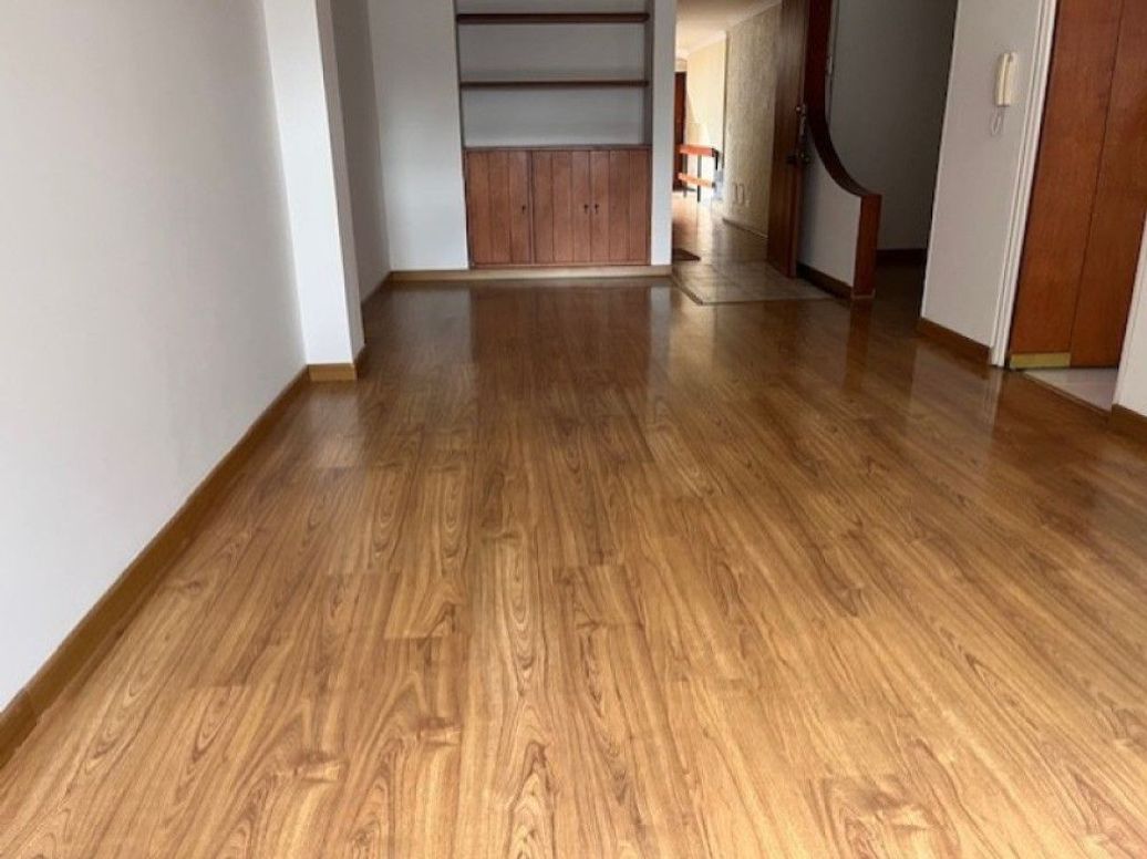 Apartamento de 3 alcobas en venta en Santa Barbara Central, Bogotá, 94 m² · foto 3 de 20
