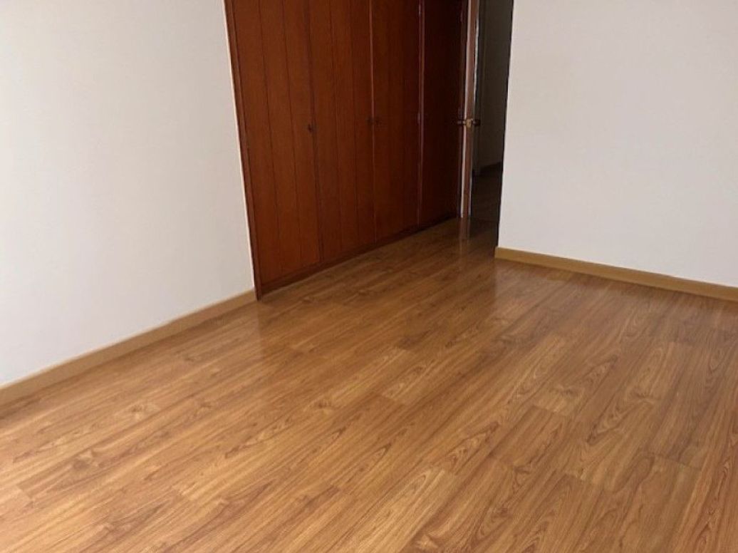 Apartamento de 3 alcobas en venta en Santa Barbara Central, Bogotá, 94 m² · foto 13 de 20