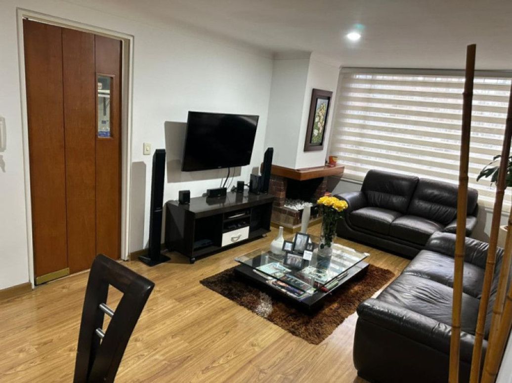 Apartamento de 3 alcobas en venta en Santa Barbara Central, Bogotá, 94 m² · foto 16 de 20