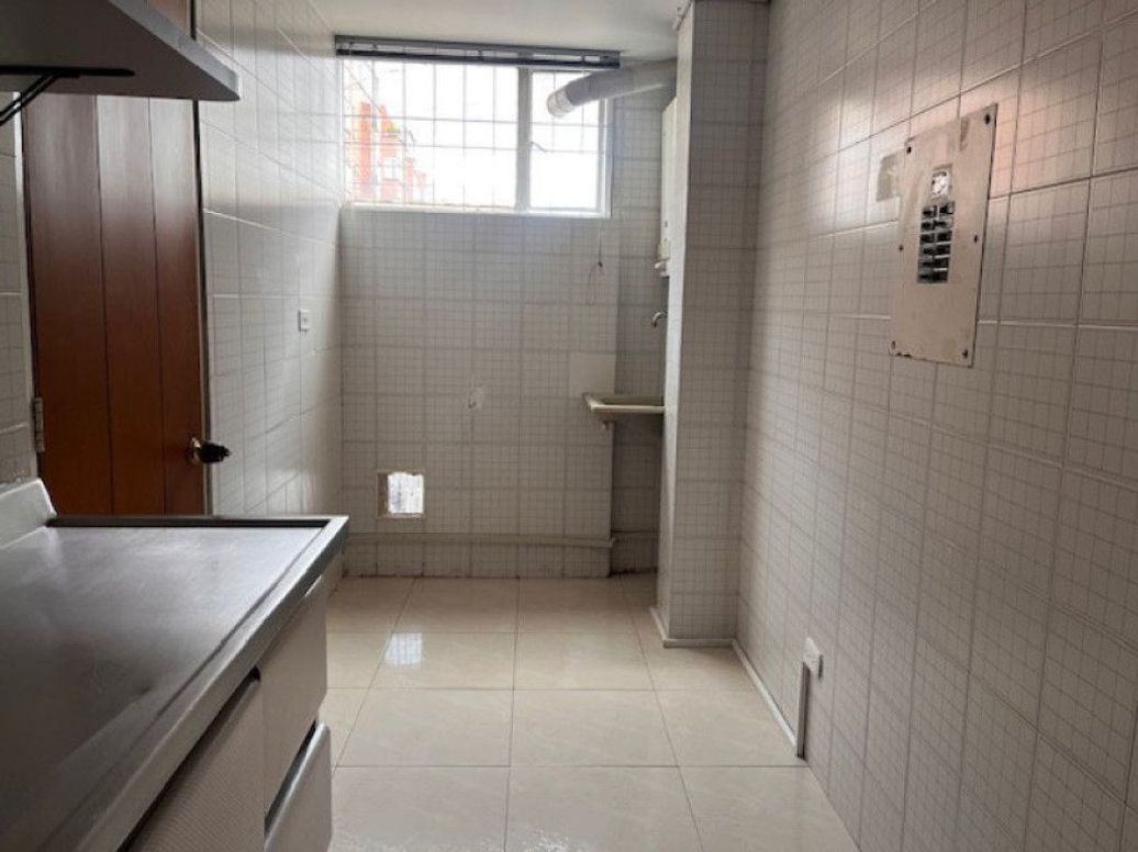 Apartamento de 3 alcobas en venta en Santa Barbara Central, Bogotá, 94 m² · foto 8 de 20