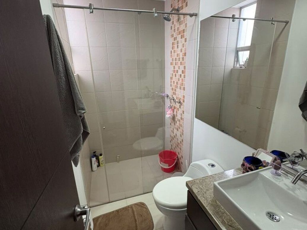 Apartamento de 2 alcobas en venta en Los Cedritos, Bogotá, 67 m² · foto 14 de 20
